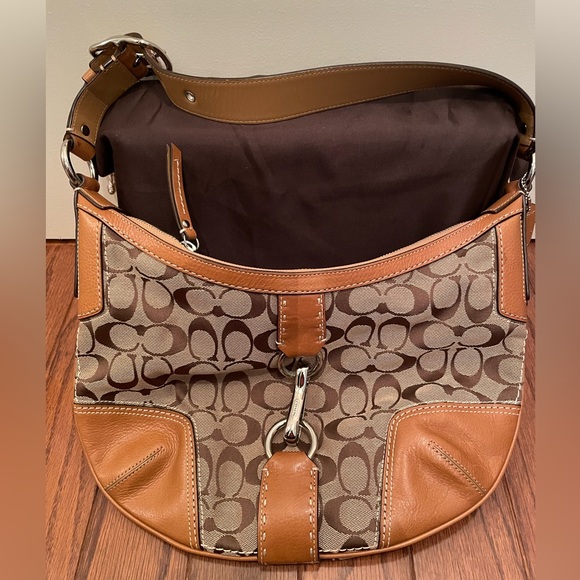 Coach shoulder bag - Picture 1 of 3